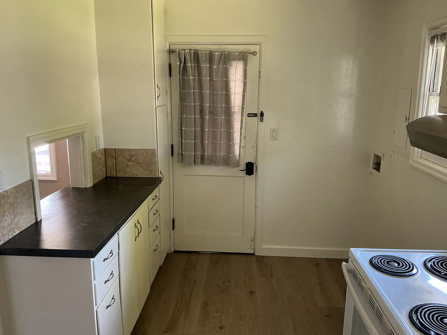 2 bed, 864 sqft, $1,600 — Photo 4
