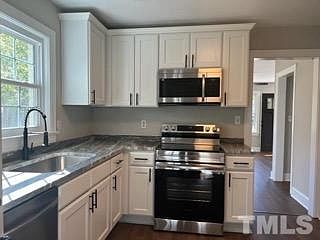 5th image of 1012 Shepard Dr