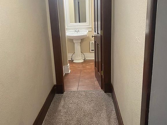 4th image of 813 S Lincoln Pl #2