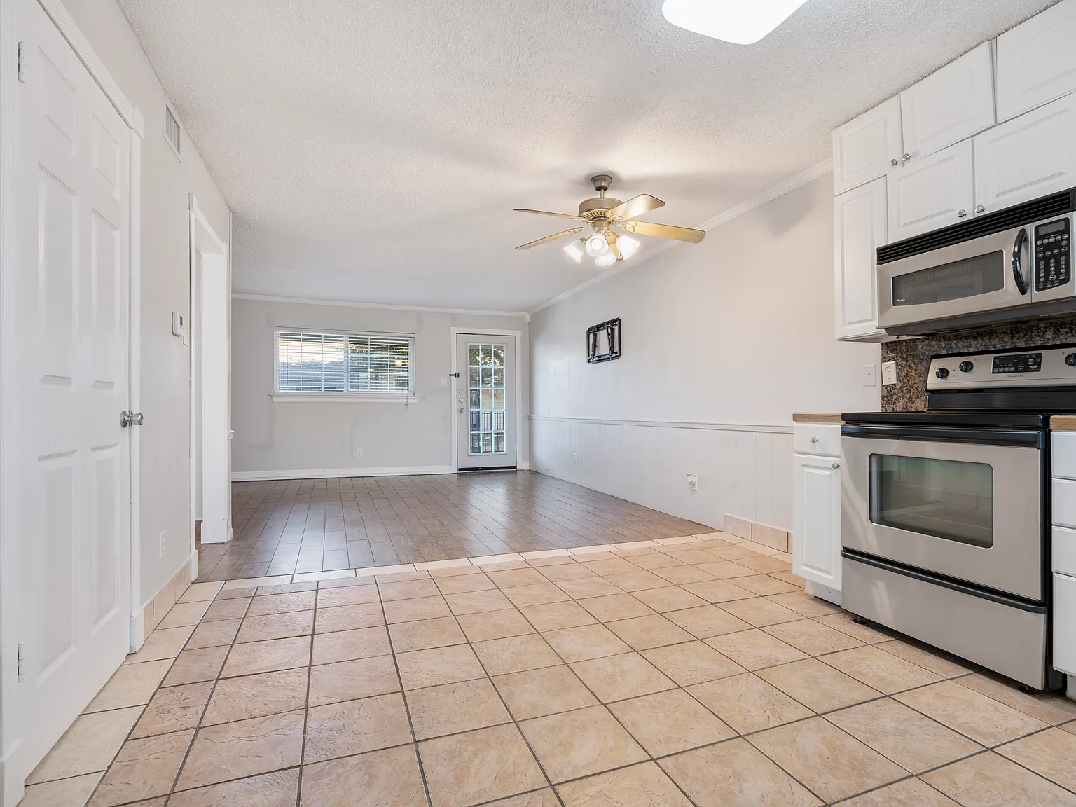1207 W Wall St — Photo 4