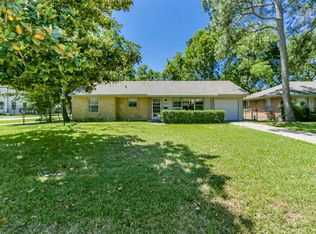 4501 Braeburn Dr, Bellaire, TX 77401