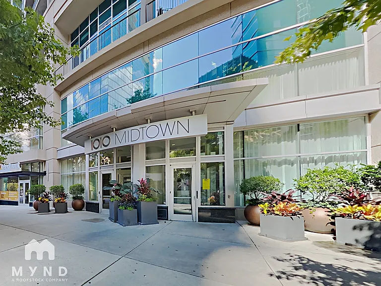 1080 Peachtree St NE #1406 — Photo 2