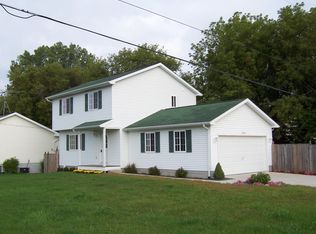 2511 Grovenburg Rd, Lansing, MI 48911