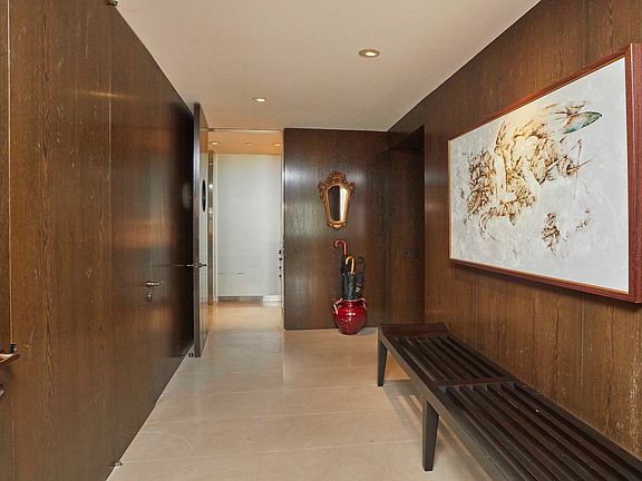 5th image of 35 E 76th St #3034