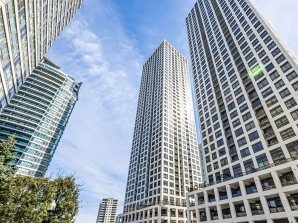 30 Elm Dr W, Mississauga, ON