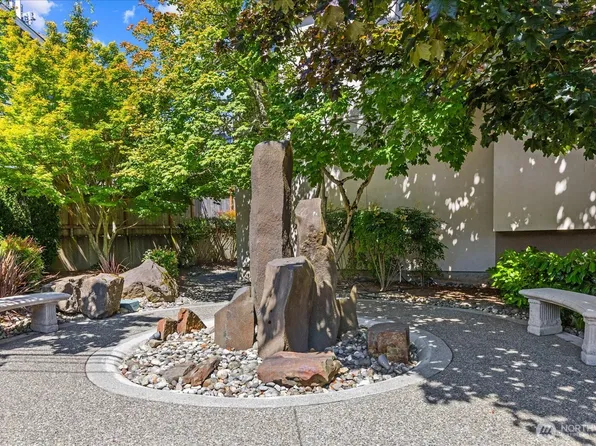 8503 Bowdoin Way #204, Edmonds, WA 98026