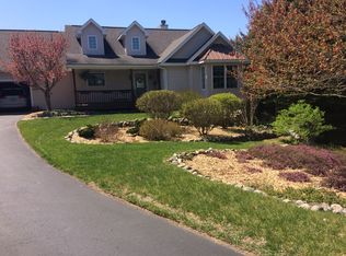 904 Bertina Ln, Traverse City, MI 49696