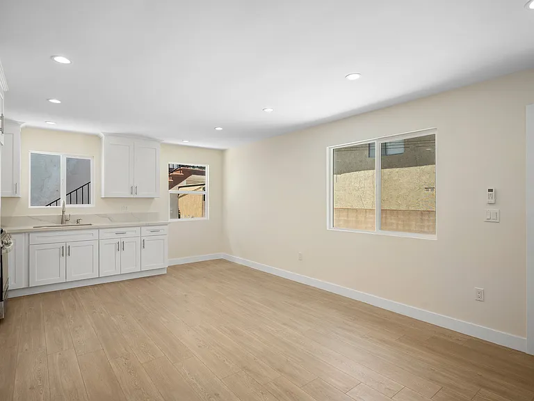 1007 W Angeleno Ave #103 — Photo 6