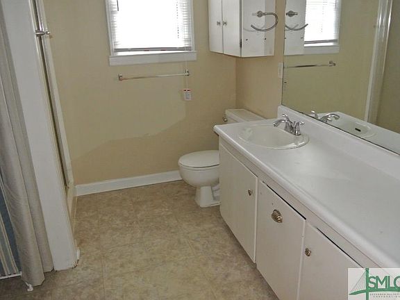 5th image of 158 Smith Ave