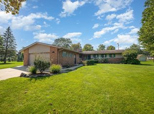 10 Sovey Ct, Essexville, MI