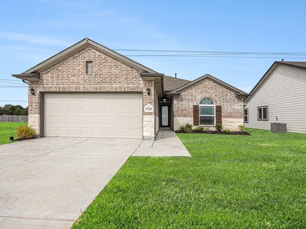 3739 Crawford St, Bay City, TX 77414