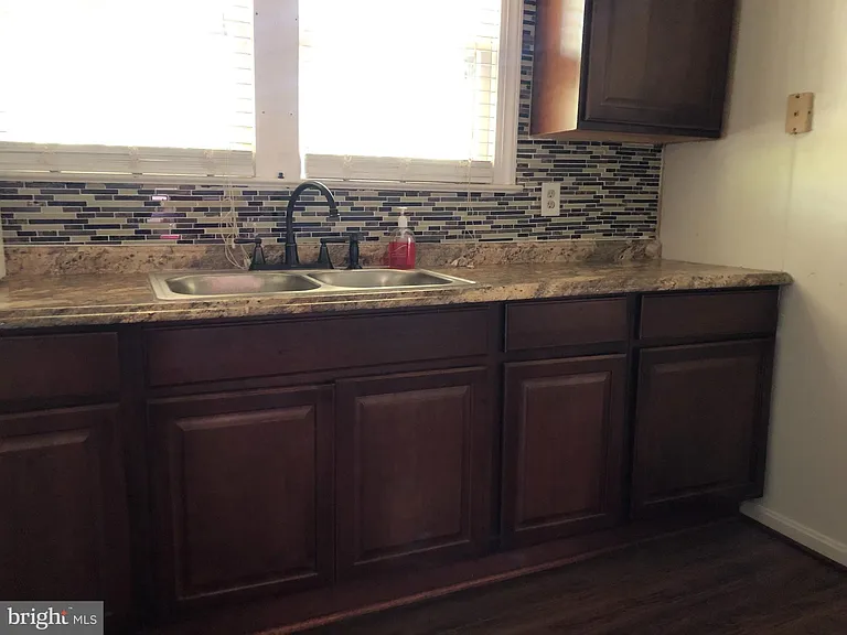 11181 Dahlgren Rd — Photo 5