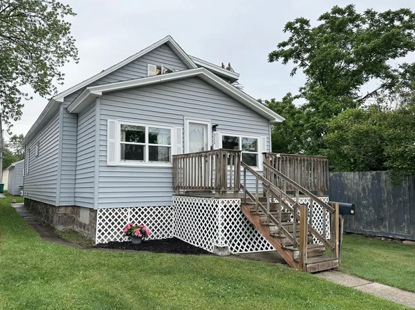 511 3rd St, Nashwauk, MN 55769