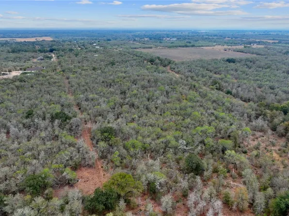 1900 Callihan Rd, Luling, TX 78648