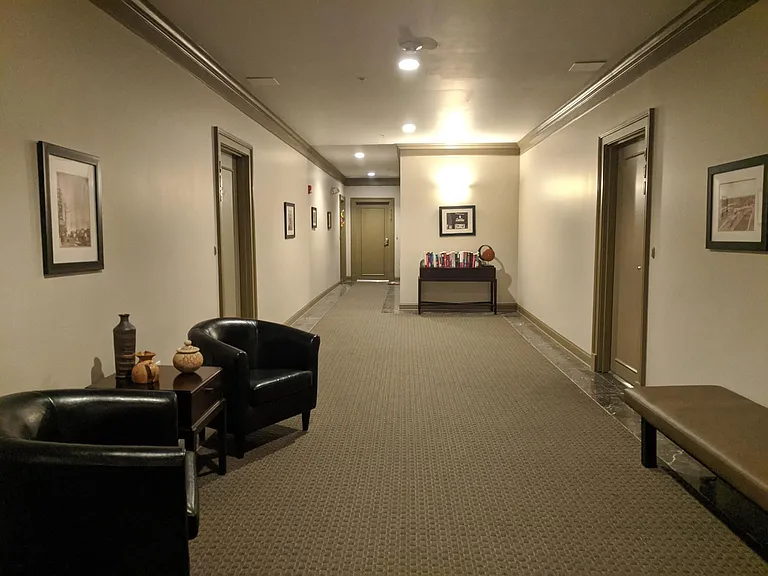 2929 McGee Trfy #406 — Photo 3