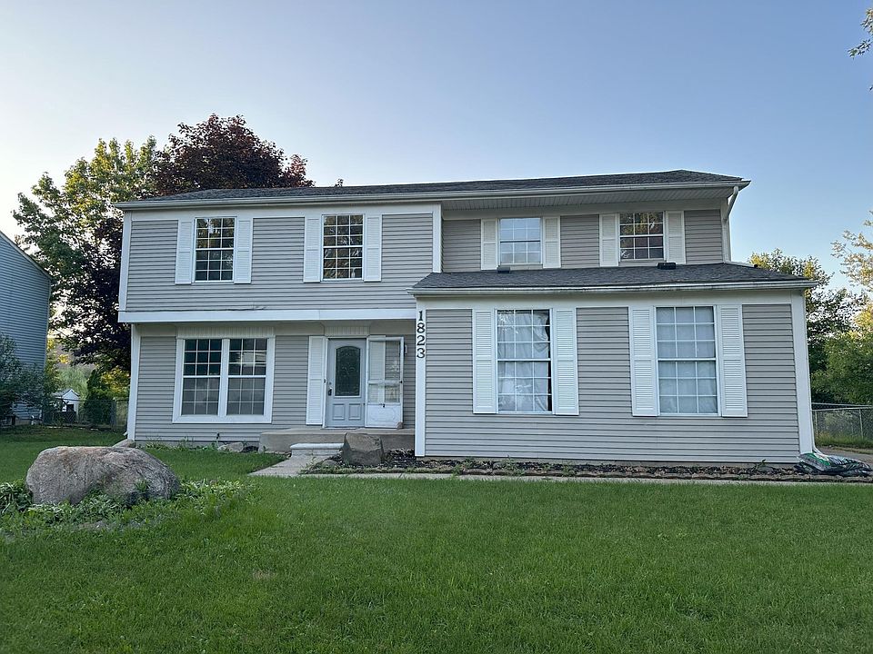 1st image of 1823 Fleetwood Dr