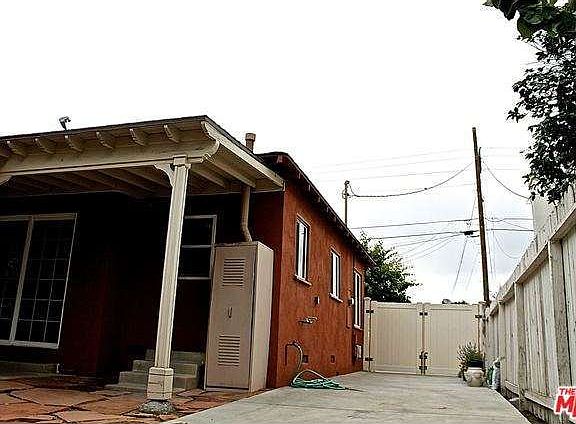5th image of 10934 Hamlin St