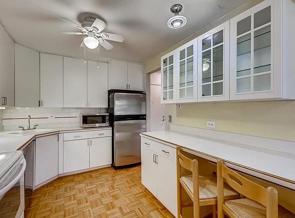 4th image of 2403 E Olive St APT 1I