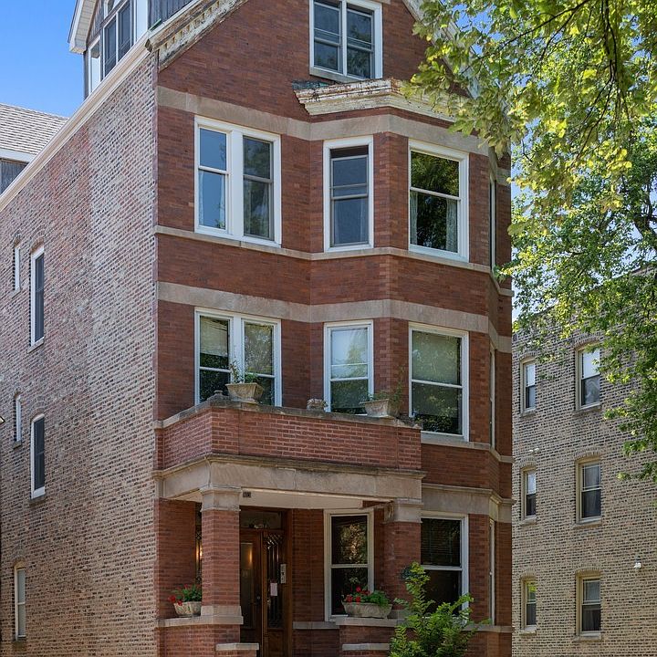 1st image of 2339 W Medill Ave