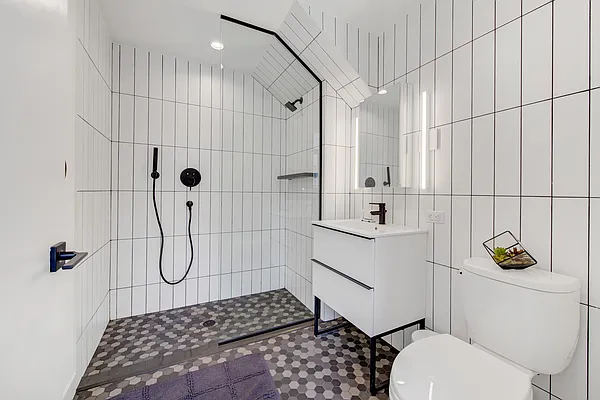 Rented by Outpost Brokerage LLC | media 49