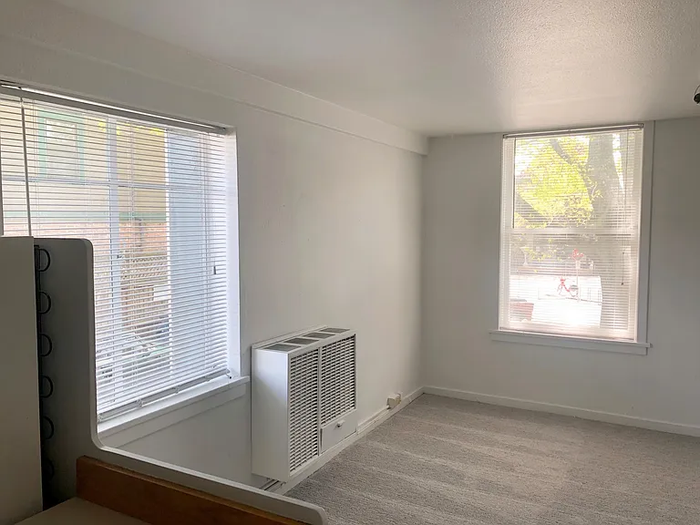Curtiss Apartments — Photo 9