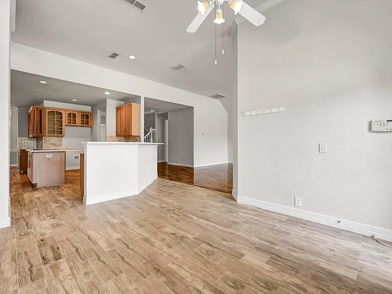 306 Canyon Lake Dr — Photo 18