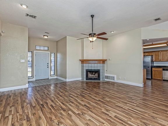 5th image of 1007 Chablis Dr