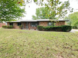 4051 S Fairway Ave, Springfield, MO 65804