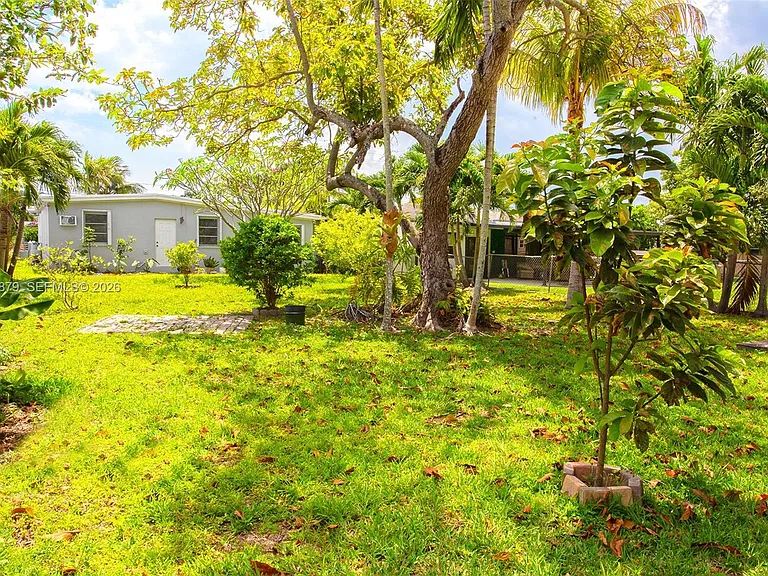 6339 SW 32nd St — Photo 32