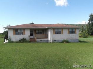 305 Waters Rd, Hendersonville, NC 28792