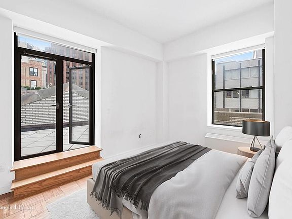 3rd image of 20 Exchange Pl APT 1902