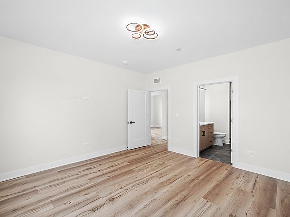 5th image of 3982 S Lake Park Ave #2W