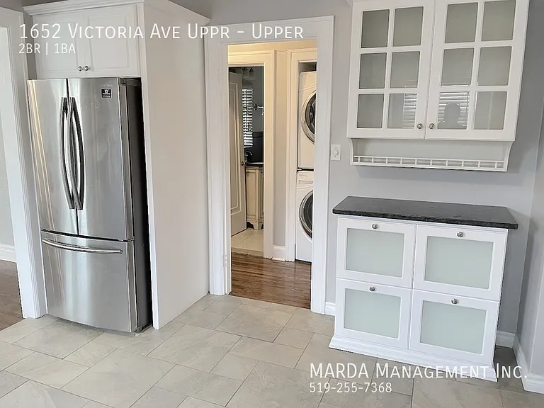 1652 Victoria Ave #UPPER — Photo 11