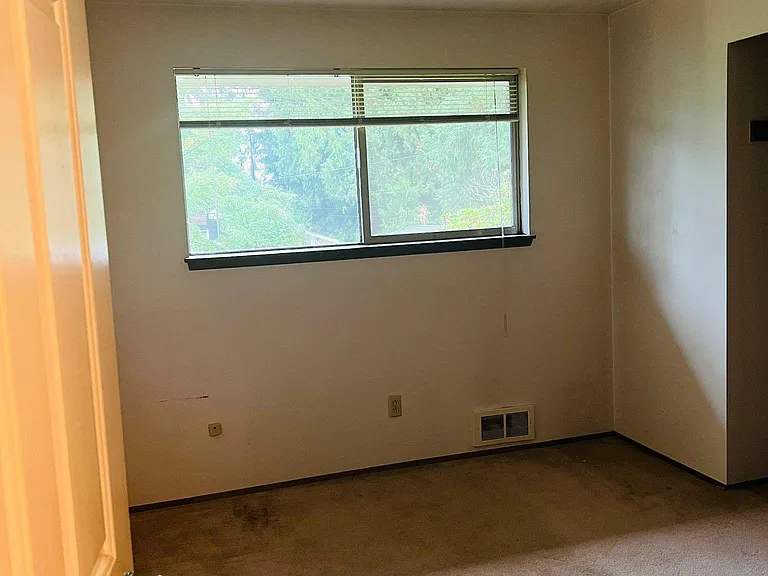 8245 122nd Ave NE — Photo 11