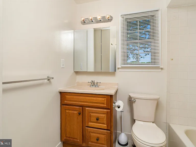 109 Wyndham Pl — Photo 20