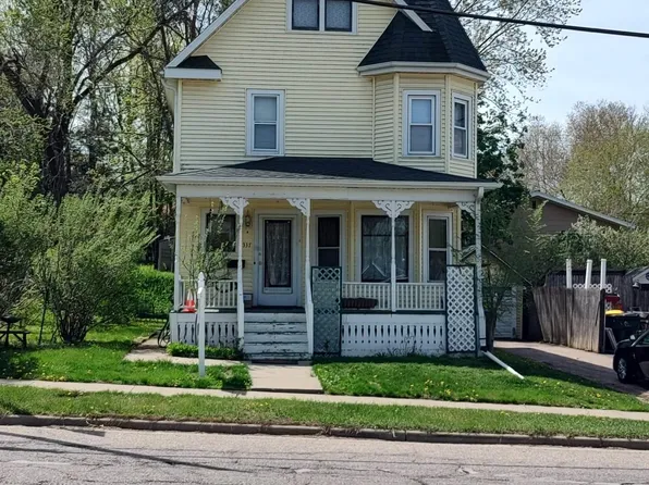 337 W Main St, Reedsburg, WI 53959