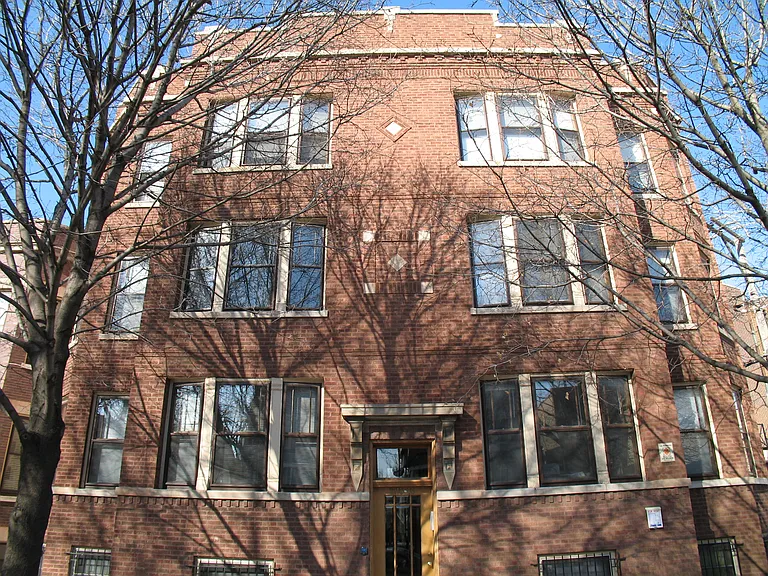 2116 W Berteau Ave #1 — Photo 13