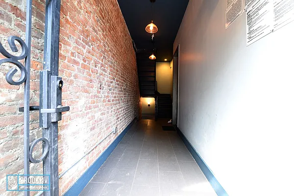 Rented by null | media 38