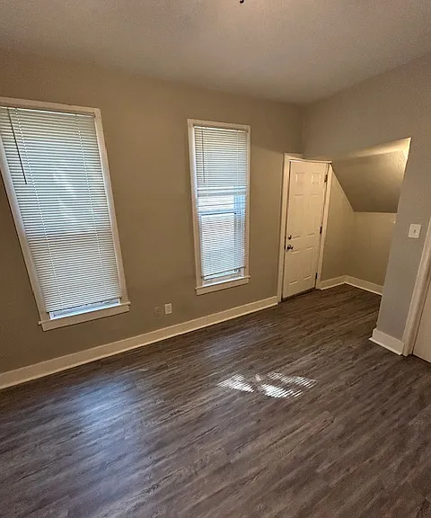 1213 Washington St NE — Photo 5