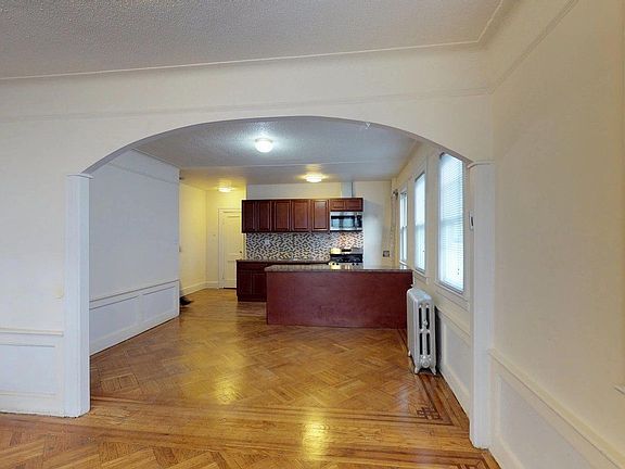 5th image of 1117 E 31st St