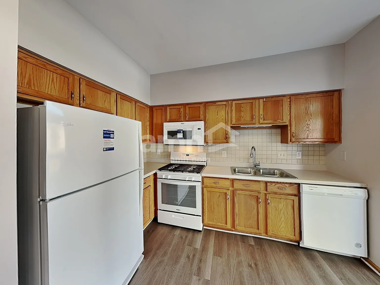 2 bed, 2.5 bath, 1382 sqft, $2,550 — Photo 4