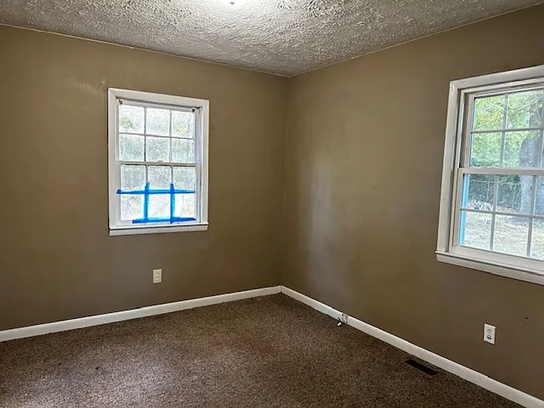 706 Wren St — Photo 6