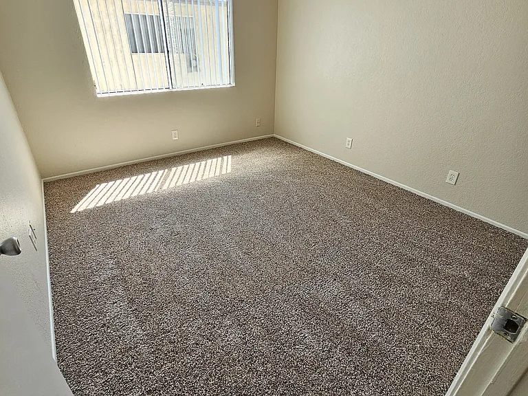 12460 Kittridge St #2 — Photo 12