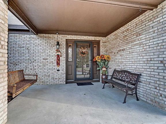 4th image of 86 Marlene Dr