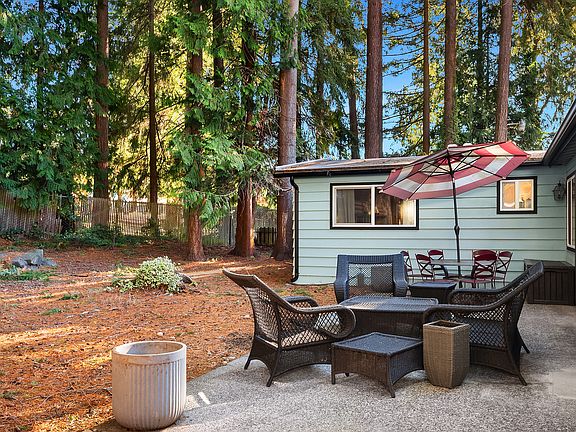 3rd image of 771 Edmonds Way