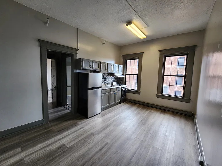 Crocker House Apartments — Photo 6