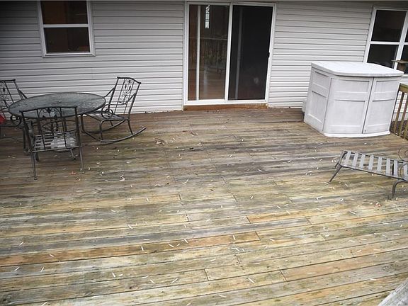 5th image of 300 Mountainside Dr