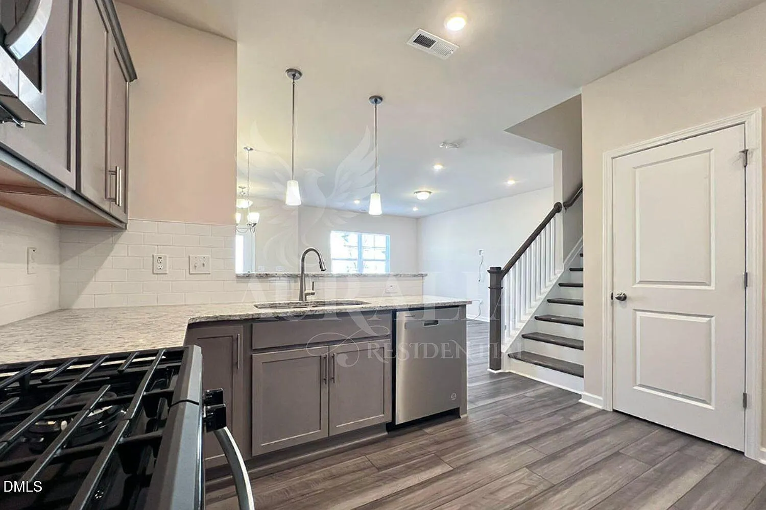3 bed, 2.5 bath, 1786 sqft, $1,875 — Photo 4