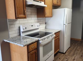 810 Old Settlers Trl APT 4, Hopkins, MN 55343
