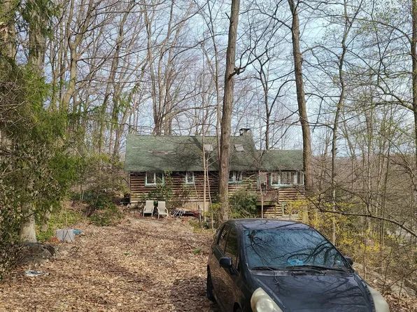 4 Amicalola Rd, Highland Lakes, NJ 07422